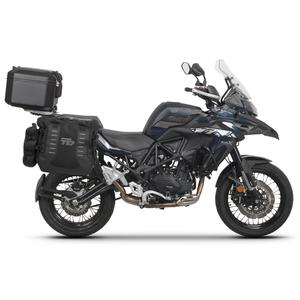 Complete set of SHAD TERRA TR40 adventure saddlebags and SHAD TERRA BLACK aluminium 48L topcase, including mounting kit SHAD Benelli TRK 502 X 2022 -