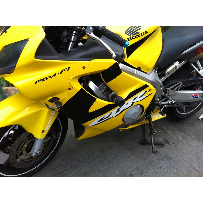 Honda CBR 600F (99-07) ΧΩΡΙΣ ΡΥΘΜΙΣΗ ΚΑΠΙΝΑΚΑ Βέλος