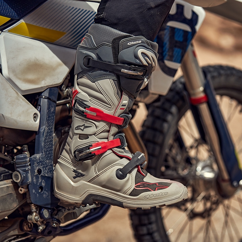 Alpinestars Tech 7 Enduro 2024 γκρι-φλούο-μαύρες μπότες μοτοσικλέτας