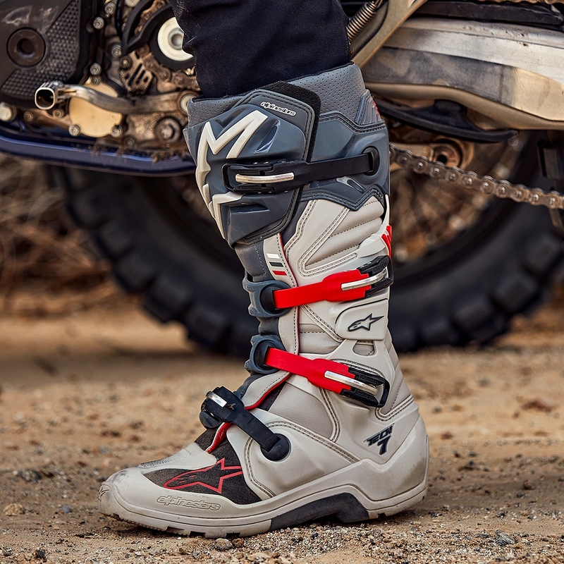 Alpinestars Tech 7 Enduro 2024 γκρι-φλούο-μαύρες μπότες μοτοσικλέτας