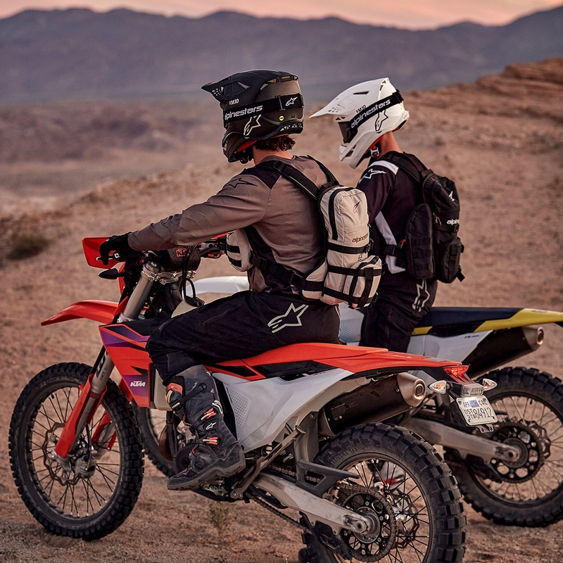 Σακίδιο πλάτης Alpinestars Techdura Tactical μαύρο-άσπρο 9 λίτρων