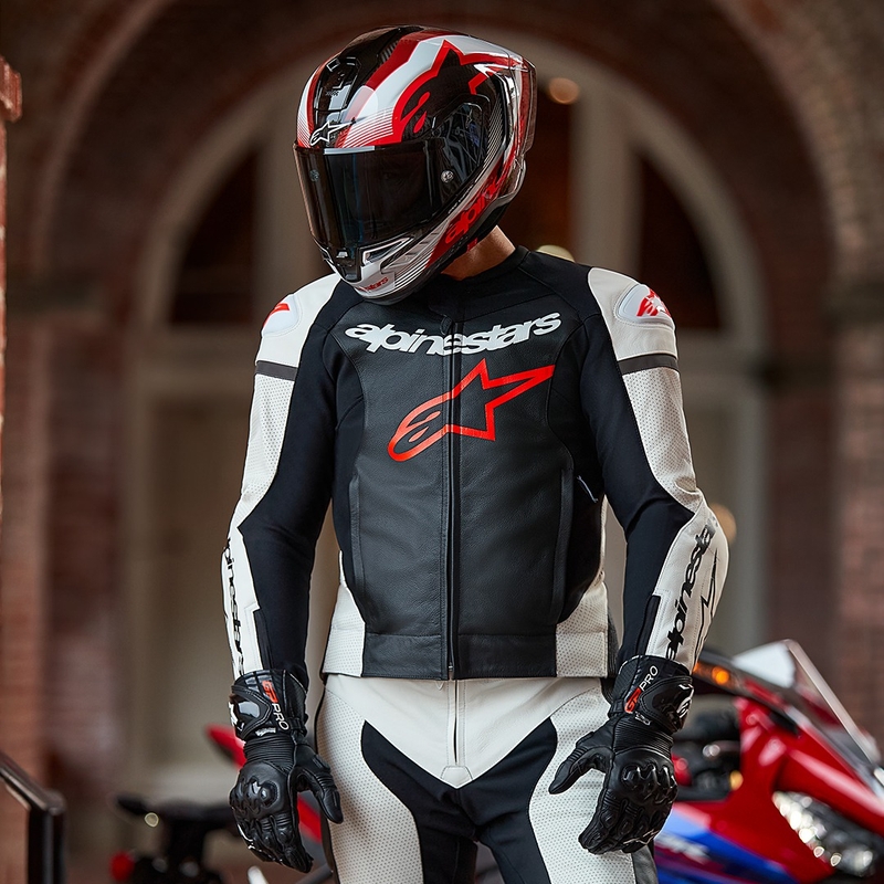 Alpinestars GP Force Lurv λευκό-μαύρο-φλούο κόκκινο δερμάτινο κοστούμι δύο τεμαχίων