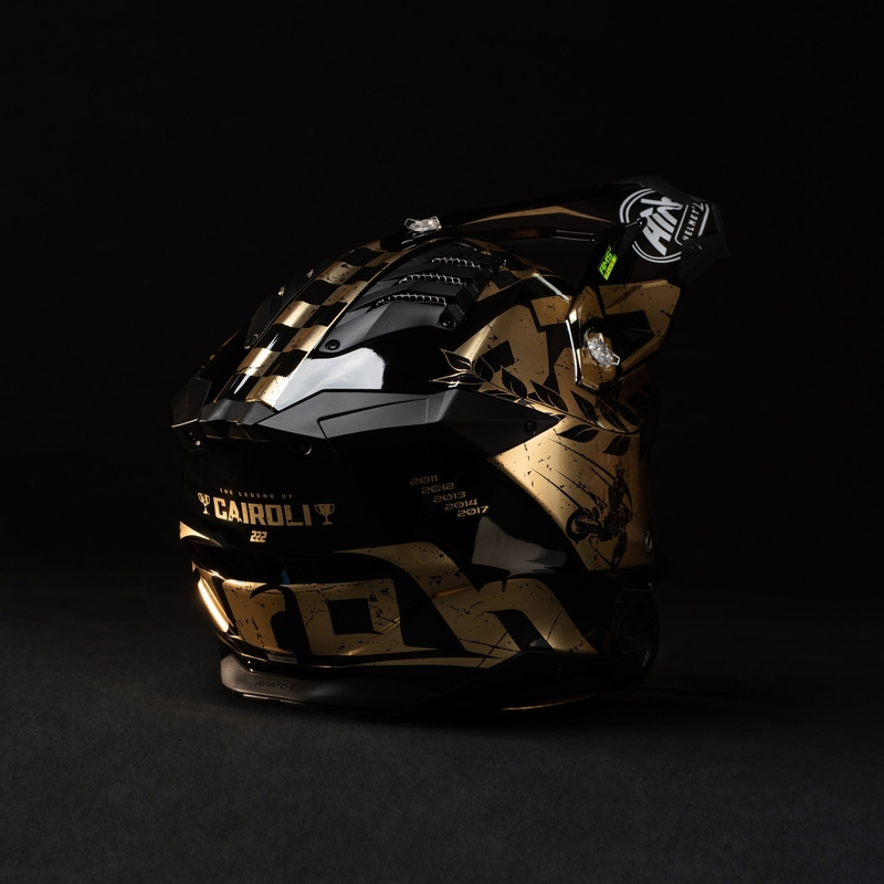 Κράνος Motocross Airoh Aviator 3.0 "TC 222 THE LEGEND" μαύρο-χρυσό