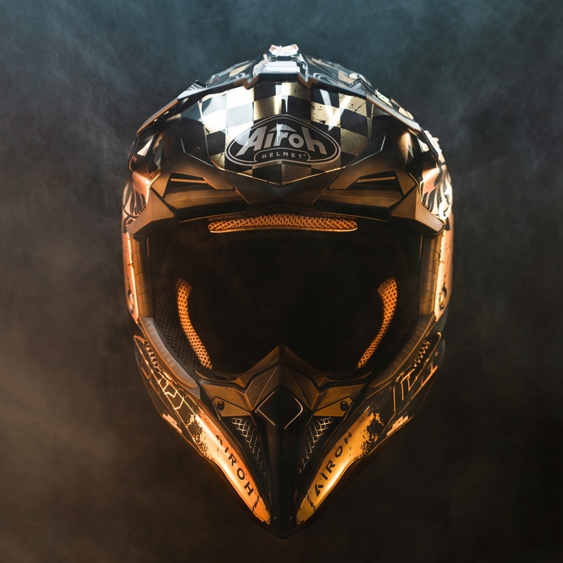 Κράνος Motocross Airoh Aviator 3.0 "TC 222 THE LEGEND" μαύρο-χρυσό