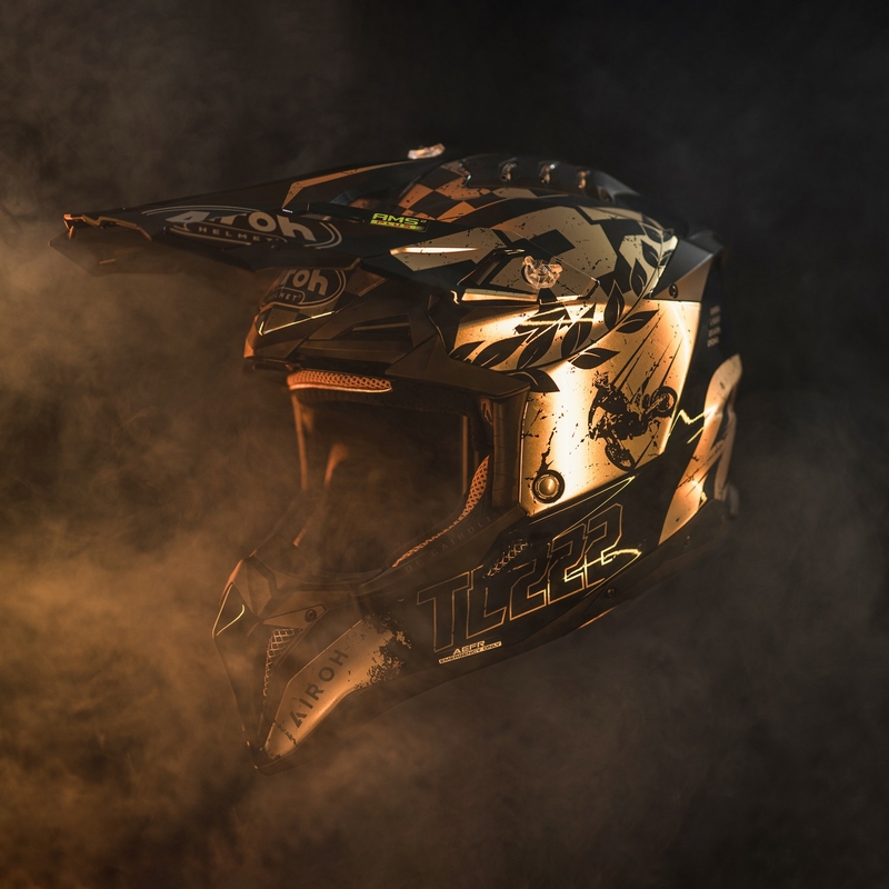 Κράνος Motocross Airoh Aviator 3.0 "TC 222 THE LEGEND" μαύρο-χρυσό