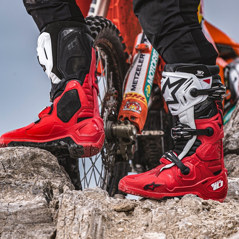 Alpinestars Tech 10 Enduro κόκκινες-μαύρες-λευκές μπότες μοτοσικλέτας