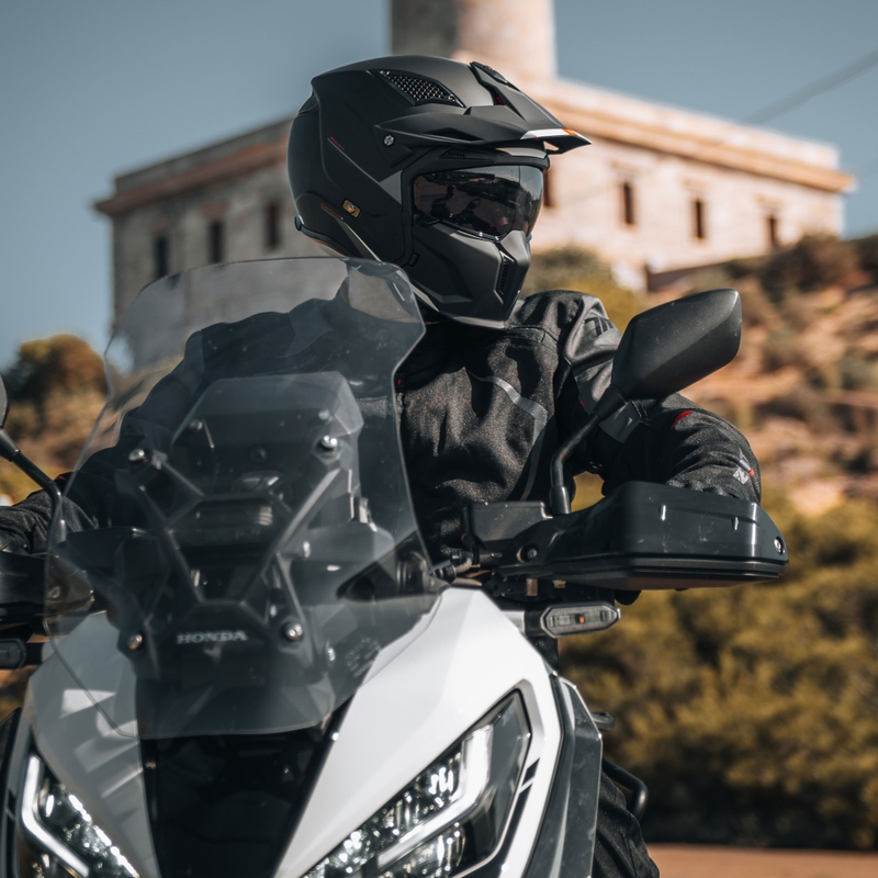 Κράνος ανοιχτού προσώπου με μάσκα MT Streetfighter SV S Solid A1 μαύρο ματ