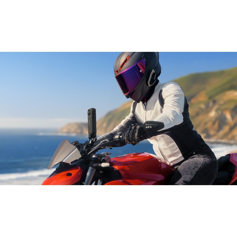 Κάμερα δράσης μοτοσικλέτας Insta360 X4 σε μαύρο χρώμα