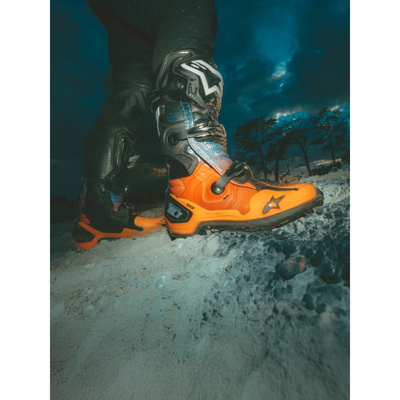 Μπότες μοτοσικλέτας Alpinestars Tech 10 Limited Edition Black Hole σε μαύρο χρώμα