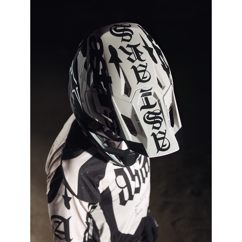 Κράνος motocross περιορισμένης έκδοσης Alpinestars Supertech S-M7 Wolf Dust σε μαύρο χρώμα