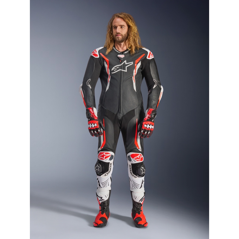 Ολόσωμη δερμάτινη φόρμα μοτοσικλέτας Alpinestars GP TECH V5 σε μαύρο-λευκό-φλουορ κόκκινο