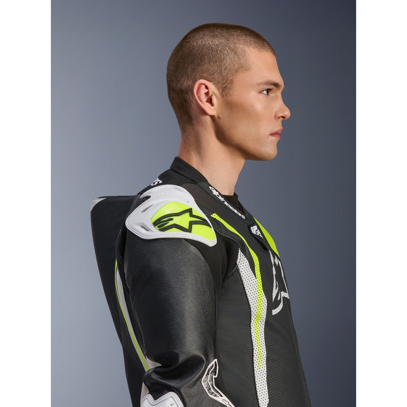 Ολόσωμη δερμάτινη φόρμα μοτοσικλέτας Alpinestars GP TECH V5 σε μαύρο-λευκό-φλουορ κίτρινο