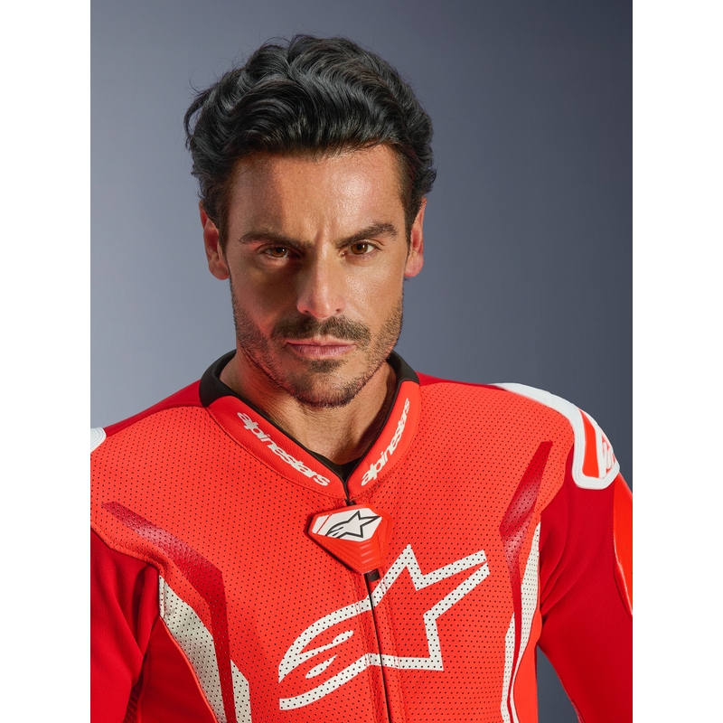 Ολόσωμη φόρμα μοτοσικλέτας Alpinestars GP TECH V5 από δέρμα σε φθορίζον κόκκινο-κόκκινο-λευκό