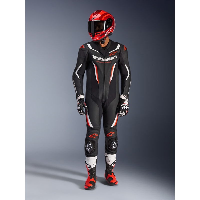 Ολόσωμη φόρμα μοτοσικλέτας Alpinestars GP FORCE V2 σε μαύρο-λευκό-φλουορ κόκκινο