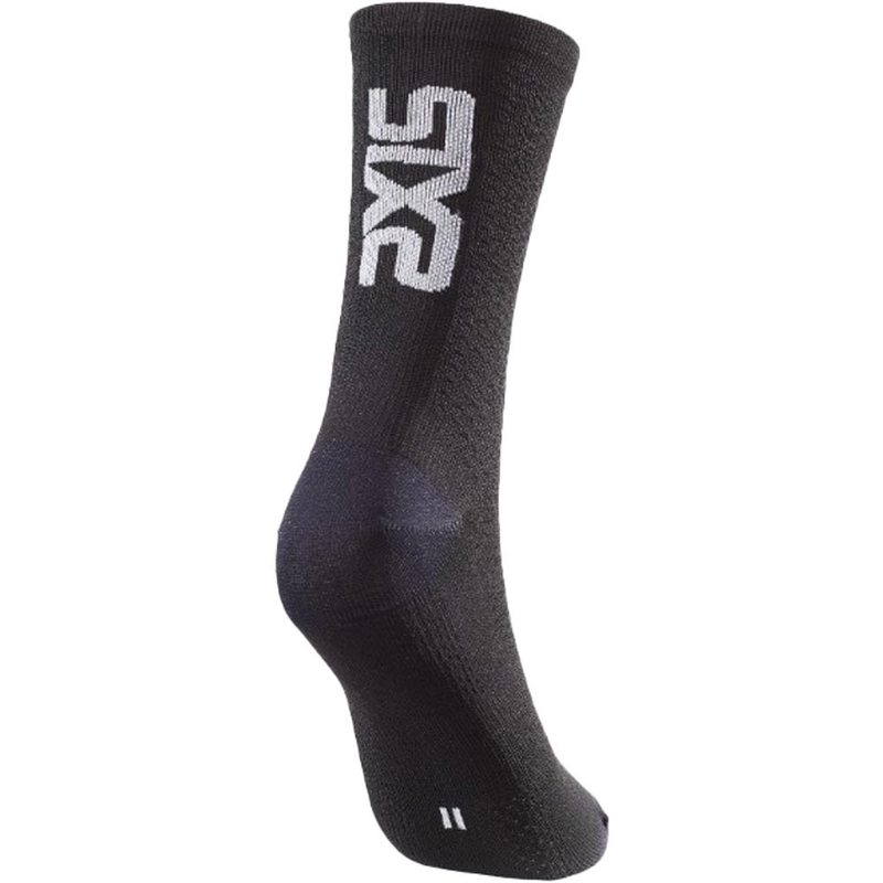 Λειτουργικές κάλτσες SIXS SHORT LOGO V2 μαύρες